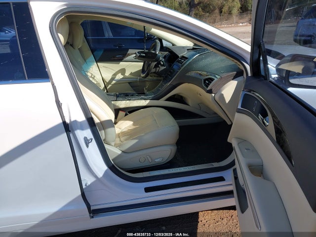 3LN6L2GK9FR627739 Lincoln MKZ