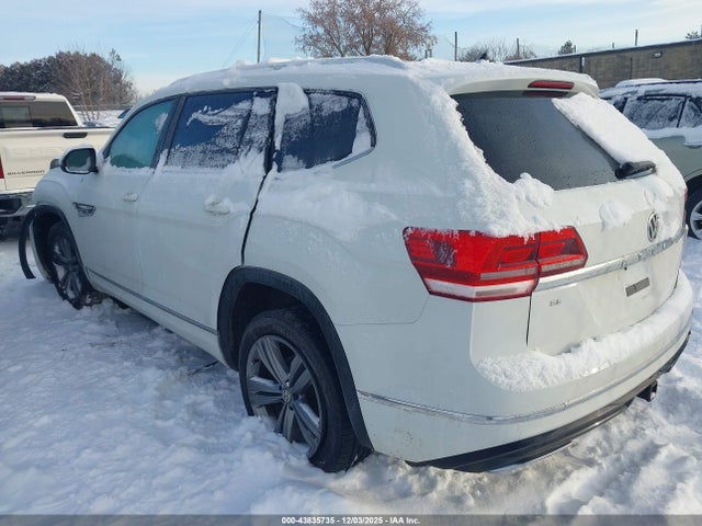 2018 VOLKSWAGEN ATLAS 1V2PR2CA9JC560103 Photo 2