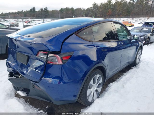 2024 TESLA MODEL Y 7SAYGDEE0RA247723 Photo 3