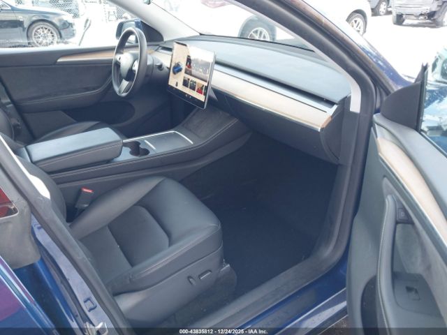 2024 TESLA MODEL Y 7SAYGDEE0RA247723 Photo 4