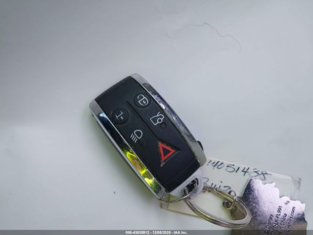 2010 JAGUAR XF SAJWA0GB8ALR61462 Photo 10