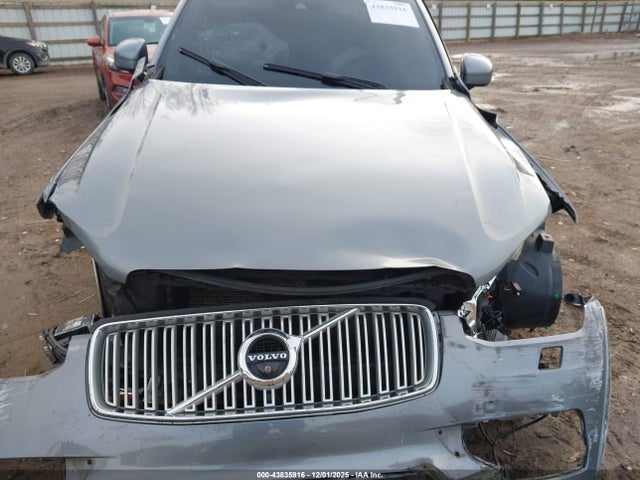 2016 VOLVO XC90 YV4A22PL8G1001960 Photo 9