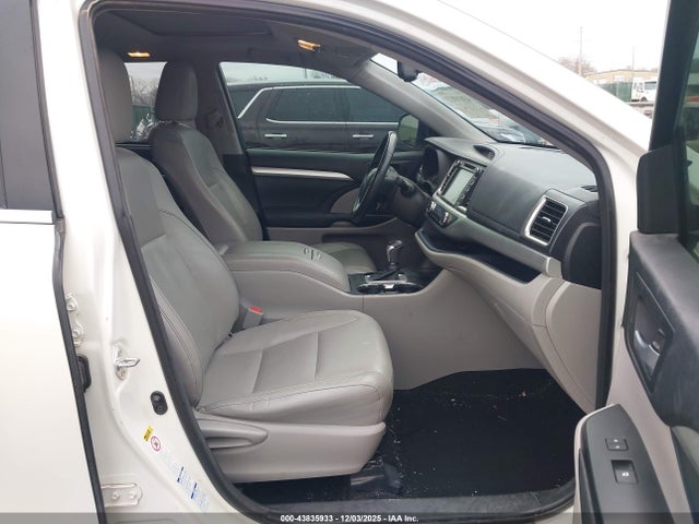Toyota Highlander Xle V6 2014 5TDJKRFHXES038243 Image 5