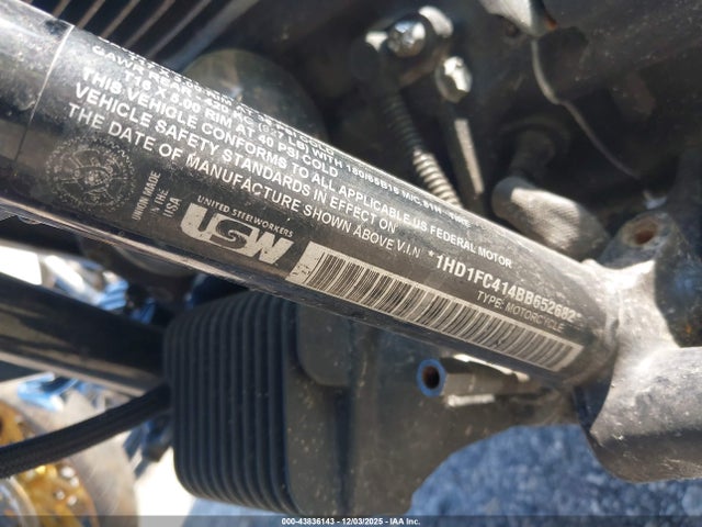 2011 HARLEY-DAVIDSON FLHTCU 1HD1FC414BB652682 Photo 9