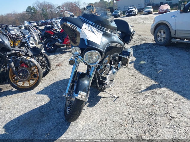 2011 HARLEY-DAVIDSON FLHTCU 1HD1FC414BB652682 Photo 4