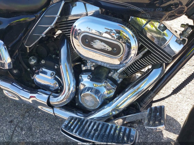 2011 HARLEY-DAVIDSON FLHTCU 1HD1FC414BB652682 Photo 7