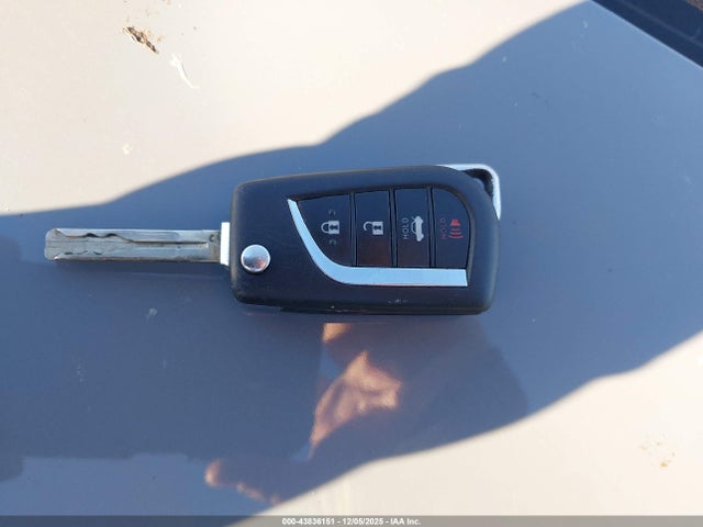 JTDS4RCE1LJ010866 Toyota COROLLA SE