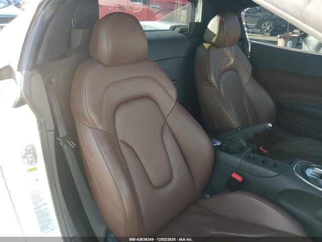 2011 AUDI R8 WUATNAFG6BN000635 Photo 7