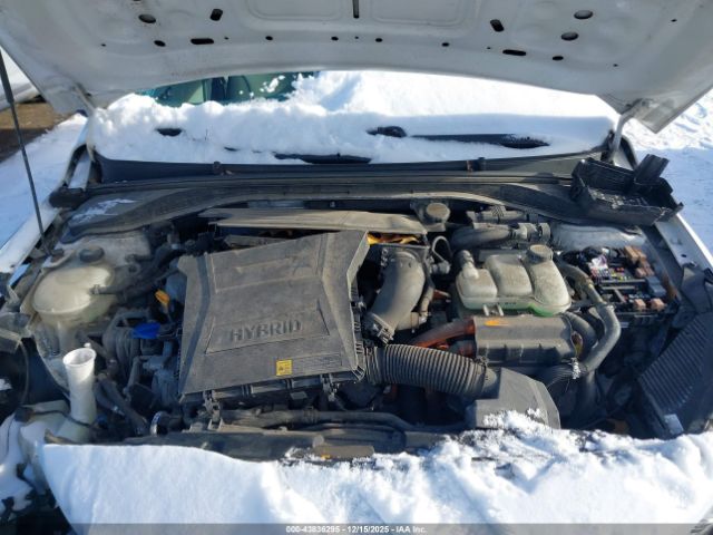 2017 HYUNDAI IONIQ HYBRID KMHC65LC1HU024631 Photo 9