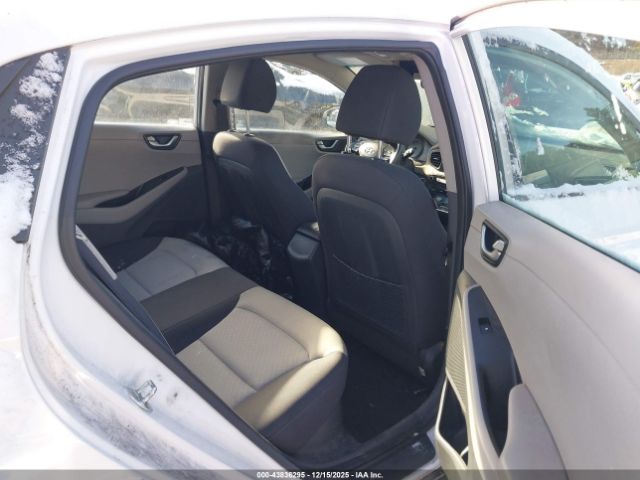 2017 HYUNDAI IONIQ HYBRID KMHC65LC1HU024631 Photo 7