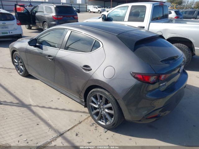 2019 MAZDA MAZDA3 JM1BPAJMXK1121384 Photo 2