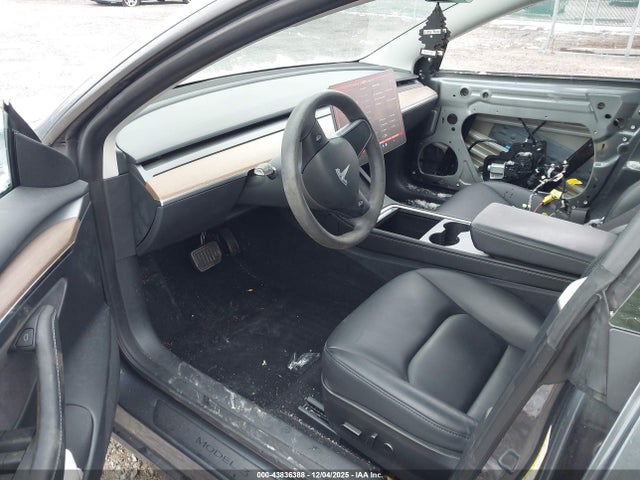 2023 TESLA MODEL 3 5YJ3E1EAXPF614135 Photo 4