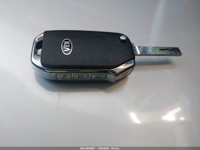 3KPF24AD9ME369384 KIA Forte Lxs
