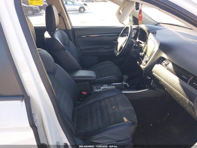 2020 MITSUBISHI OUTLANDER JA4AZ3A32LZ048694 Photo 4