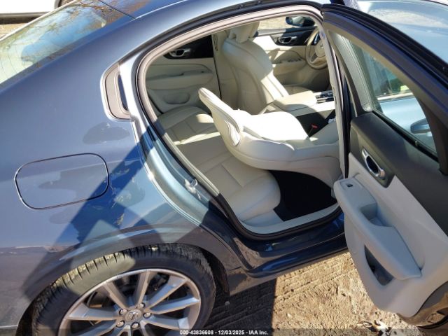 2019 VOLVO S60 7JR102FK3KG005973 Photo 7
