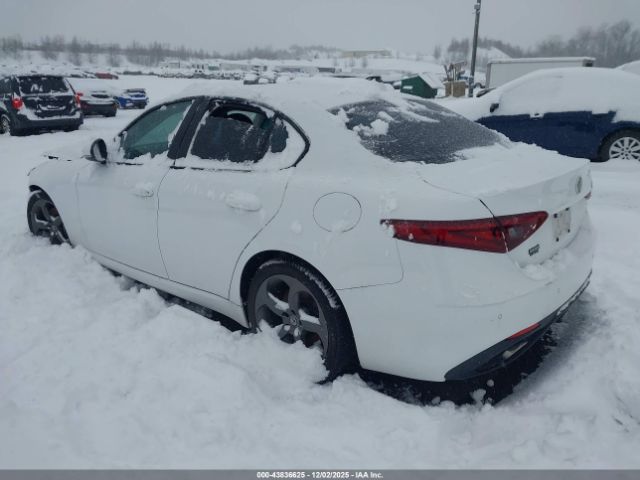 2017 ALFA ROMEO GIULIA ZARFAEBN6H7554939 Photo 2
