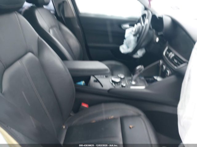 2017 ALFA ROMEO GIULIA ZARFAEBN6H7554939 Photo 4