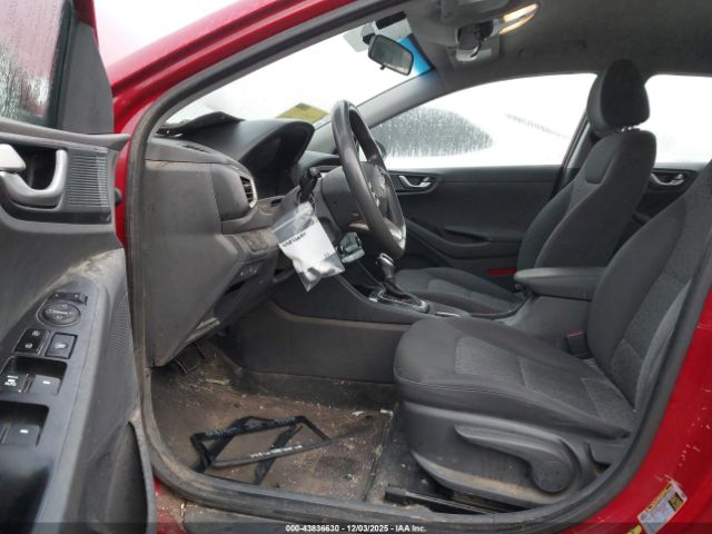 2019 HYUNDAI IONIQ HYBRID KMHC65LC1KU137180 Photo 4