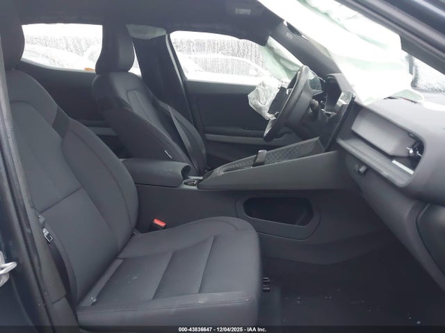 2024 POLESTAR 2 YSMFD3KA3RL227981 Photo 4