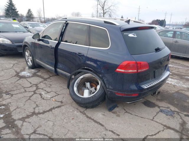 2012 VOLKSWAGEN TOUAREG WVGEK9BP2CD009645 Photo 2
