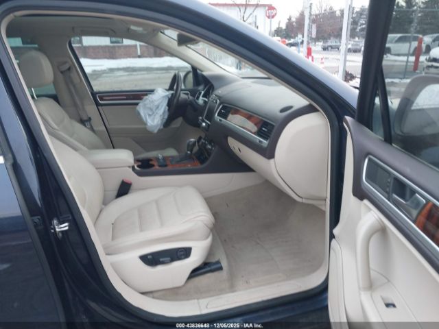 2012 VOLKSWAGEN TOUAREG WVGEK9BP2CD009645 Photo 4