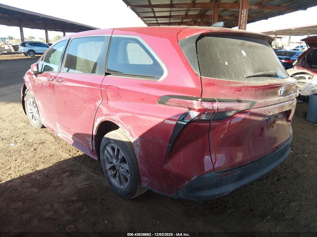 2021 TOYOTA SIENNA 5TDYRKEC5MS026670 Photo 2