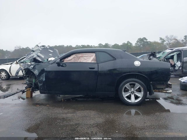 Aukcja sprzedaży 2017 Dodge Challenger Sxt, vin: 2C3CDZAGXHH632713, numer aukcji: 43836710