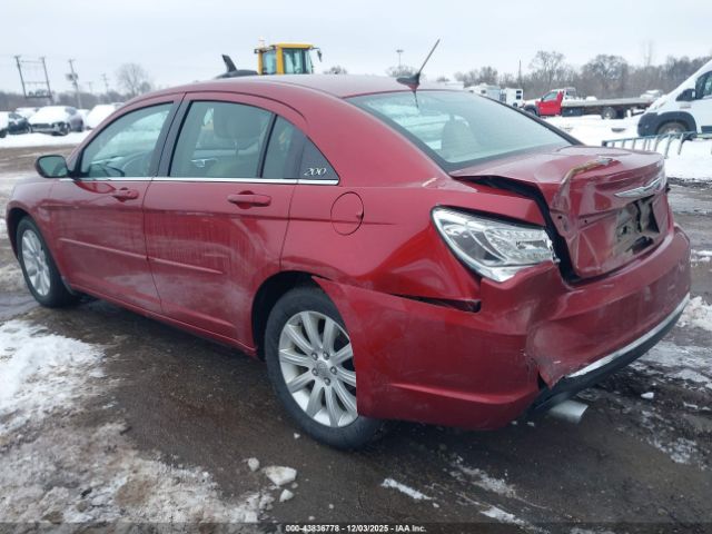 2013 CHRYSLER 200 1C3CCBBG5DN718831 Photo 2