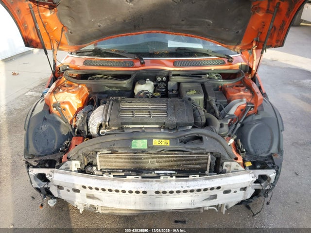 2005 MINI COOPER S WMWRH33455TF81002 Photo 9