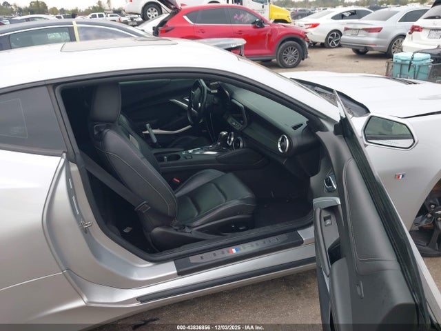 2019 CHEVROLET CAMARO 1G1FH1R74K0136622 Photo 4