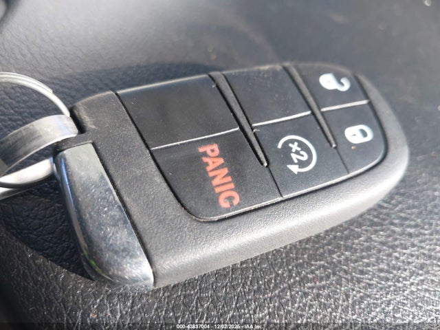 Продажа на аукционе авто 2017 Jeep Renegade Altitude Fwd, vin: ZACCJABB3HPE93287, номер лота: 43837004