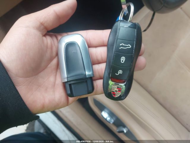 2017 PORSCHE MACAN WP1AA2A51HLB06683 Photo 10