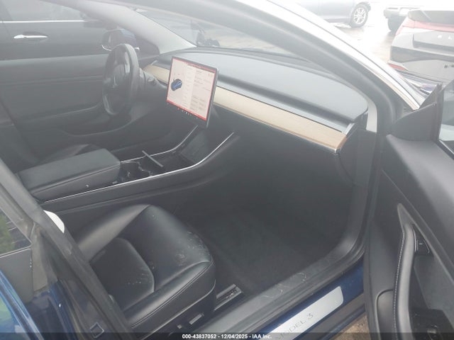 2019 TESLA MODEL 3 5YJ3E1EA9KF311646 Photo 4