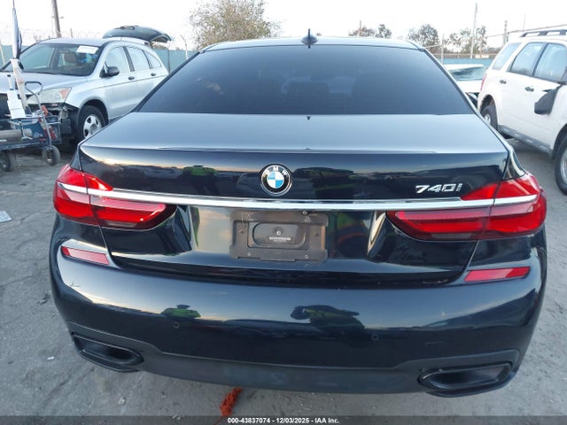 WBA7E2C59KB218235 BMW 740I
