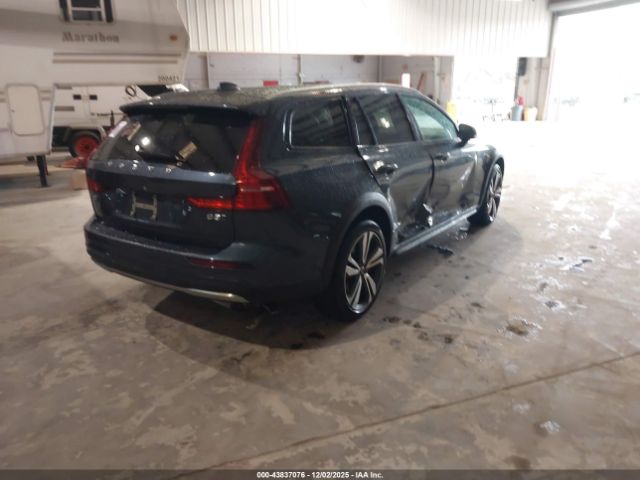 2025 VOLVO V60 CROSS COUNTRY YV4L12WK1S2146894 Photo 3