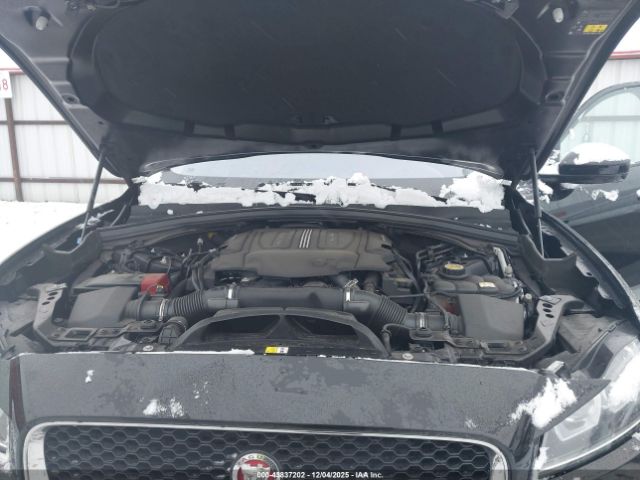 2017 JAGUAR F-PACE SADCJ2BV3HA084713 Photo 9