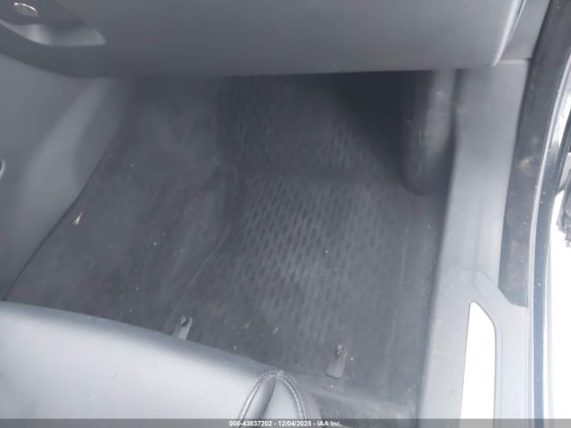 2017 JAGUAR F-PACE SADCJ2BV3HA084713 Photo 7