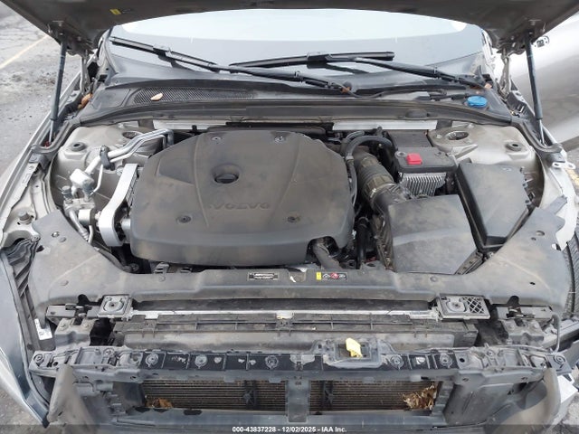 2021 VOLVO S60 7JRA22TK1MG080625 Photo 9