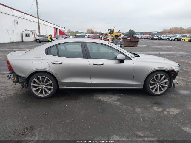 Volvo S60 T6 Momentum 2021 7JRA22TK1MG080625 Image 14