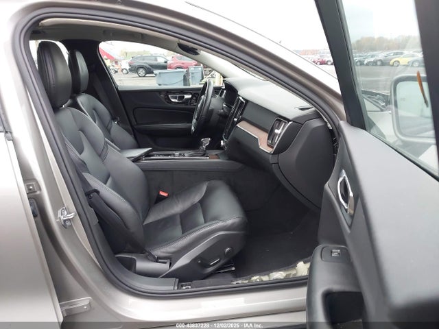 2021 VOLVO S60 7JRA22TK1MG080625 Photo 4