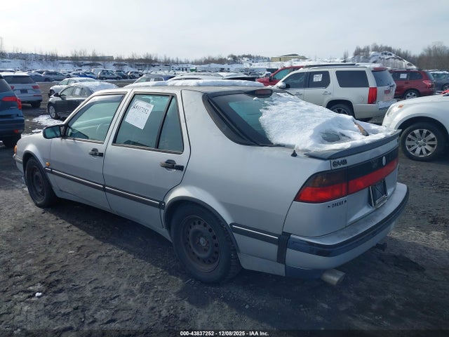1998 SAAB 9000 YS3CF68M4W1000956 Photo 2
