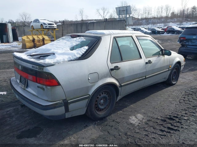 1998 SAAB 9000 YS3CF68M4W1000956 Photo 3