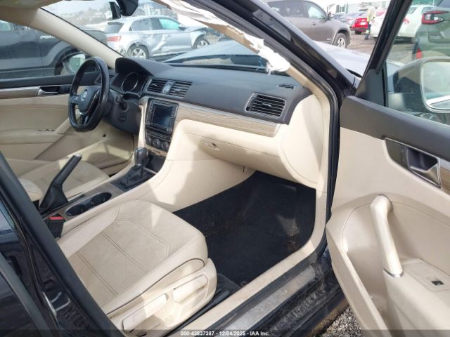 2017 VOLKSWAGEN PASSAT 1VWGT7A37HC059058 Photo 4