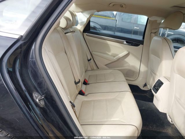 2017 VOLKSWAGEN PASSAT 1VWGT7A37HC059058 Photo 7