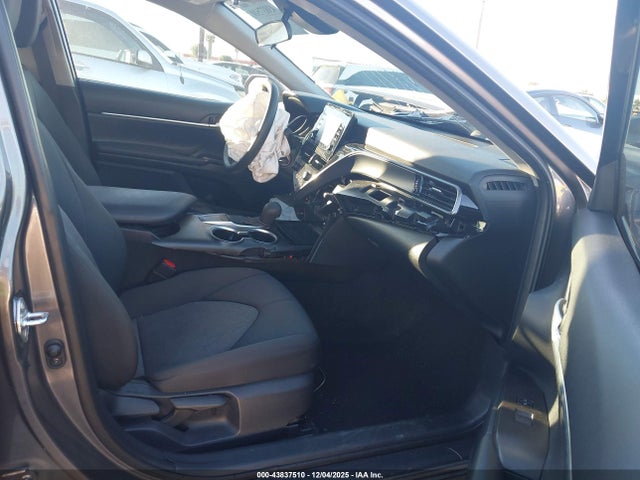 Toyota CAMRY LE 2024 4T1C11AK2RU210472 Image 5