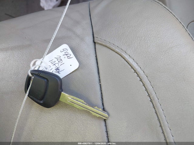 2001 INFINITI QX4 JNRDR07Y71W110500 Photo 10