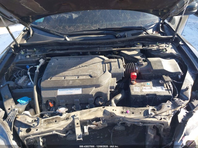 Honda Accord Touring 2016 1HGCT2B09GA004261 Image 10