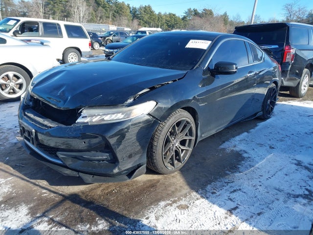 Honda Accord Touring 2016 1HGCT2B09GA004261 Image 2