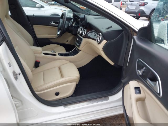 2018 MERCEDES-BENZ CLA 250 WDDSJ4EB7JN676785 Photo 4