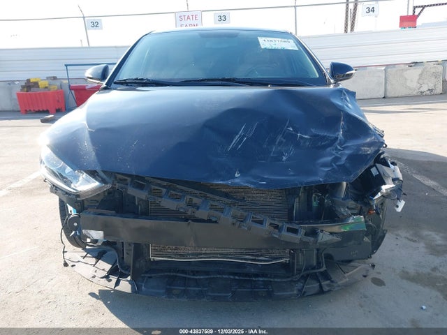 Hyundai Elantra Limited 2017 5NPD84LF5HH087362 Image 12